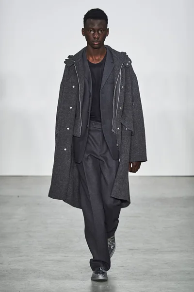 Look 10